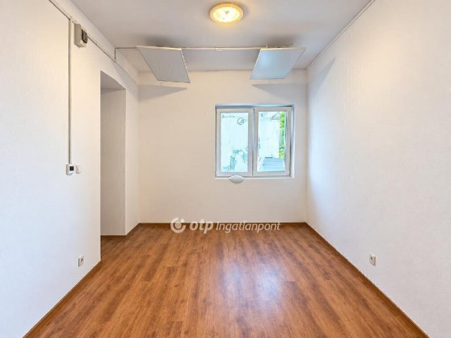Eladó téglalakás, Budapesten, XV. kerületben 45 M Ft, 2 szobás