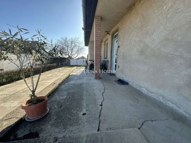 Eladó családi ház, Kecskeméten 65 M Ft, 3 szobás