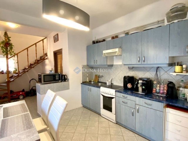 Eladó családi ház, Budapesten, XX. kerületben 32 M Ft, 4 szobás