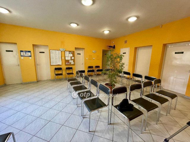 Eladó családi ház, Szigetszentmiklóson 180 M Ft, 8 szobás