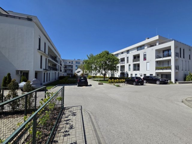 Kiadó téglalakás, albérlet, Veszprémben 250 E Ft / hó
