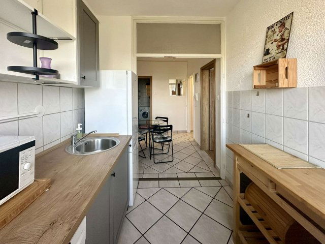 Eladó panellakás, Keszthelyen 39.5 M Ft, 2 szobás