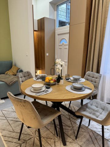 Eladó téglalakás, Budapesten, VI. kerületben, Izabella utcában