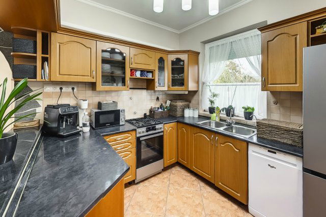 Eladó családi ház, Dunaharasztin 134 M Ft, 4 szobás