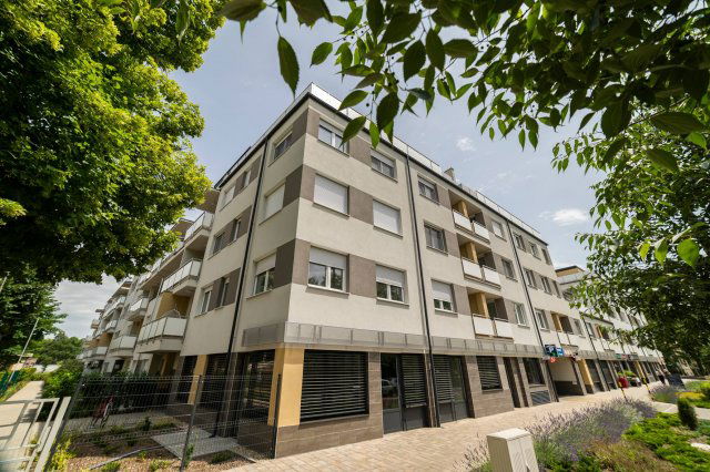 Eladó téglalakás, Kecskeméten 64.5 M Ft, 1 szobás