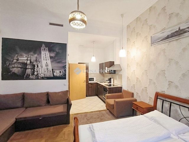 Eladó téglalakás, Budapesten, VII. kerületben 84 M Ft, 2 szobás