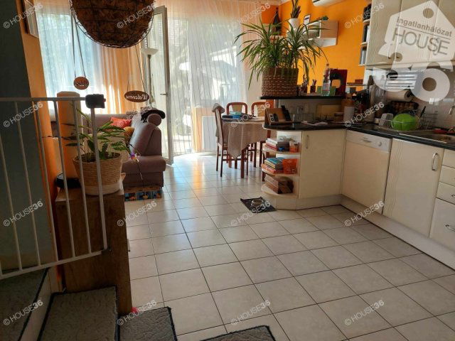 Eladó sorház, Kecskeméten 87.9 M Ft, 5 szobás