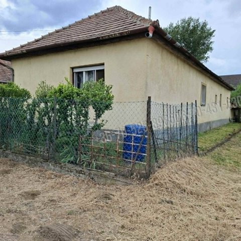 Eladó családi ház, Tápiószecsőn 34.9 M Ft, 4+2 szobás