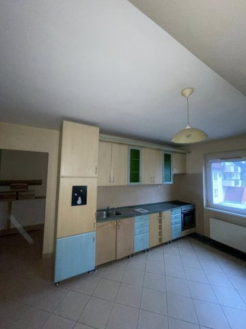 Eladó téglalakás, Komlón, Berek utcában 33 M Ft, 2 szobás