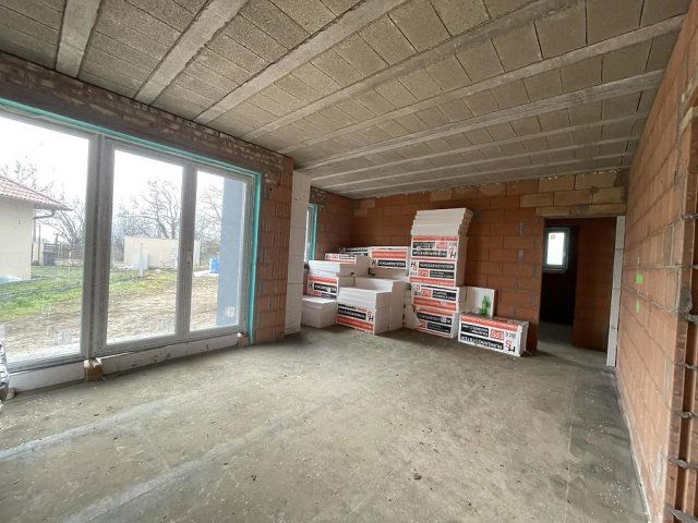 Eladó családi ház, Vácon 99.5 M Ft, 4 szobás