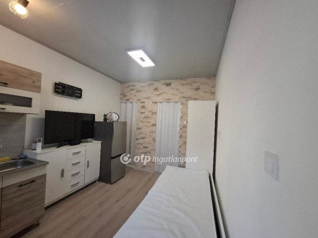 Eladó téglalakás, Egerben 19.9 M Ft, 1 szobás