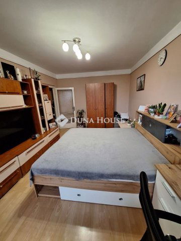 Eladó panellakás, Miskolcon 29.99 M Ft, 1+2 szobás