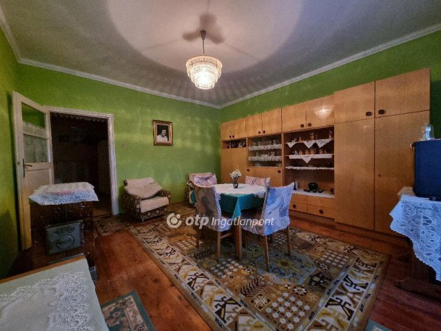 Eladó családi ház, Somlószőlősön 23.9 M Ft, 2 szobás