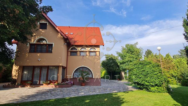 Eladó családi ház, Balatonalmádiban 349 M Ft, 12 szobás