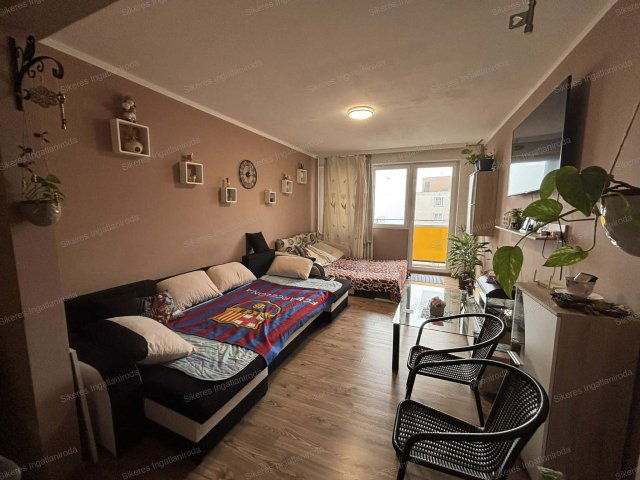 Eladó panellakás, Tatabányán 42.5 M Ft, 2 szobás