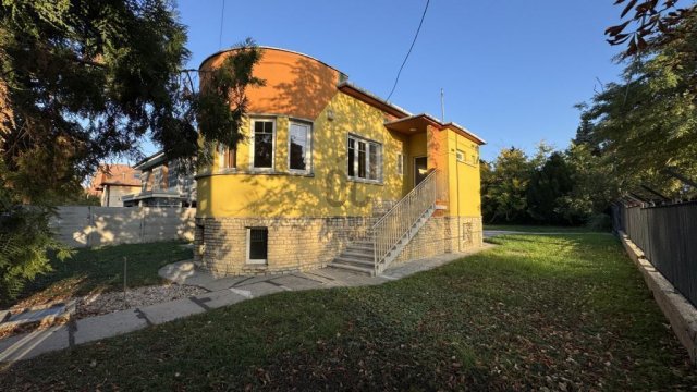 Eladó családi ház, Budapesten, X. kerületben 265 M Ft, 7 szobás