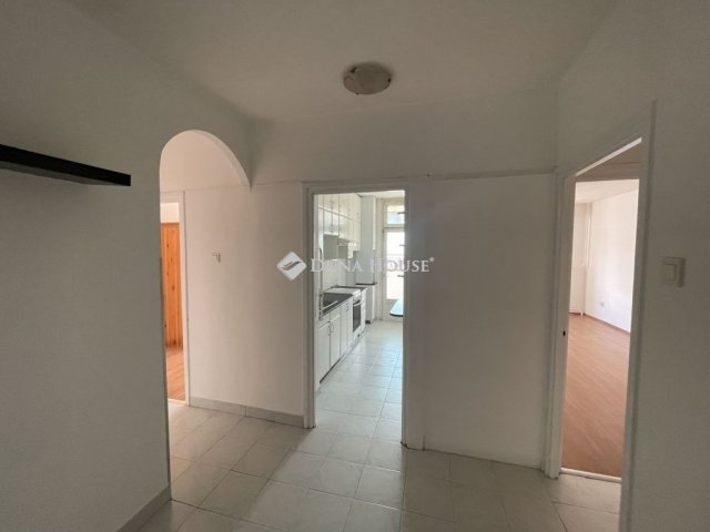 Eladó téglalakás, Kecskeméten 75.5 M Ft, 3 szobás