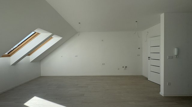 Eladó téglalakás, Debrecenben 106 M Ft, 4 szobás