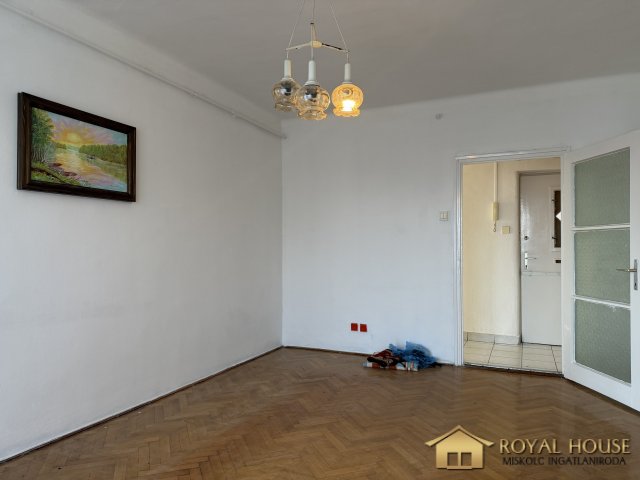 Eladó téglalakás, Mezőkövesden, Gróf Zichy János utcában