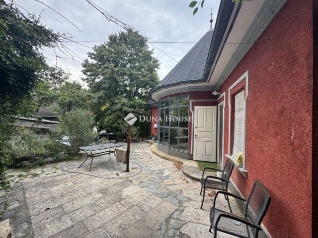 Eladó családi ház, Szekszárdon 99.9 M Ft, 5 szobás