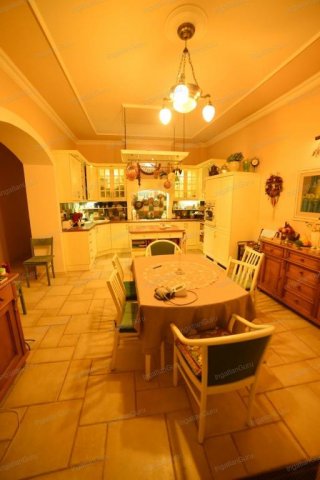 Kiadó családi ház, albérlet, Kecskeméten 800 E Ft / hó