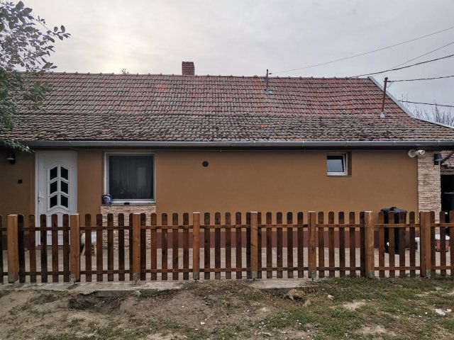 Eladó családi ház, Tiszakécskén, Árpád utcában 45 M Ft