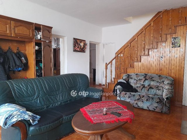 Eladó családi ház, Záhonyon 39.9 M Ft, 4+1 szobás