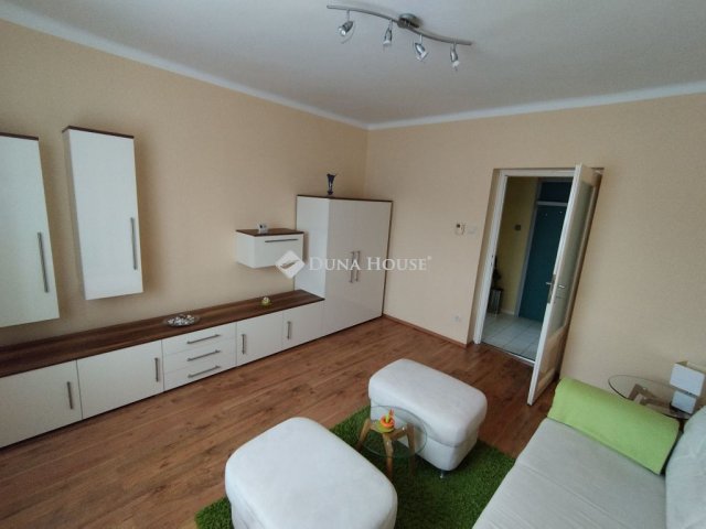 Eladó téglalakás, Tatabányán, Blaha Lujza utcában 39.99 M Ft