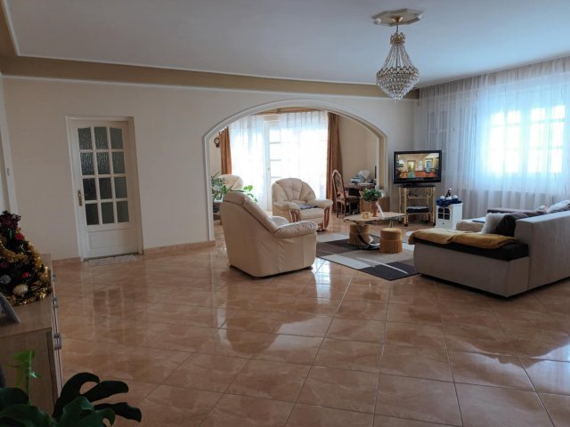 Eladó családi ház, Debrecenben, Diószegi úton 135 M Ft