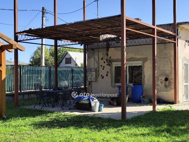 Eladó nyaraló, Kiskunlacházán 32 M Ft, 1 szobás