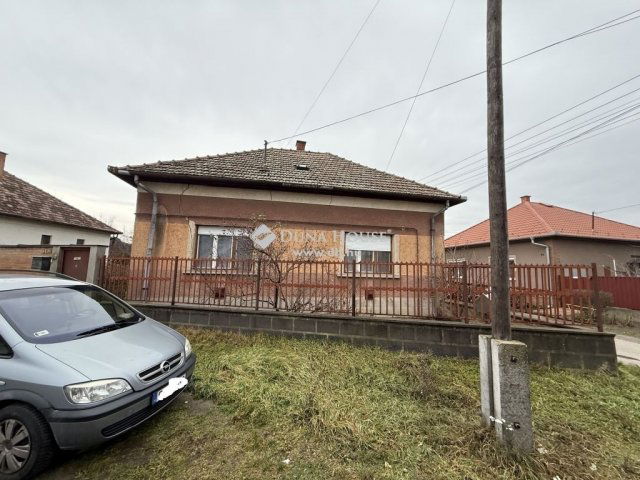 Eladó családi ház, Tiszakécskén 19.9 M Ft, 4 szobás