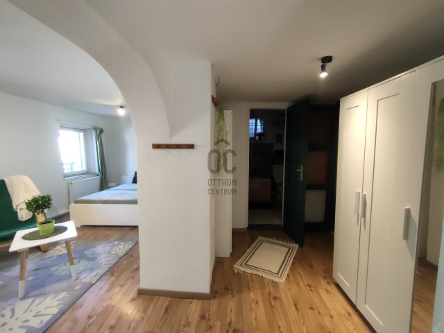 Eladó családi ház, Budakeszin 62.9 M Ft, 1 szobás