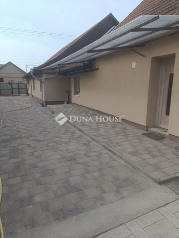 Eladó téglalakás, Hatvanban, Klapka utcában 65 M Ft, 3 szobás