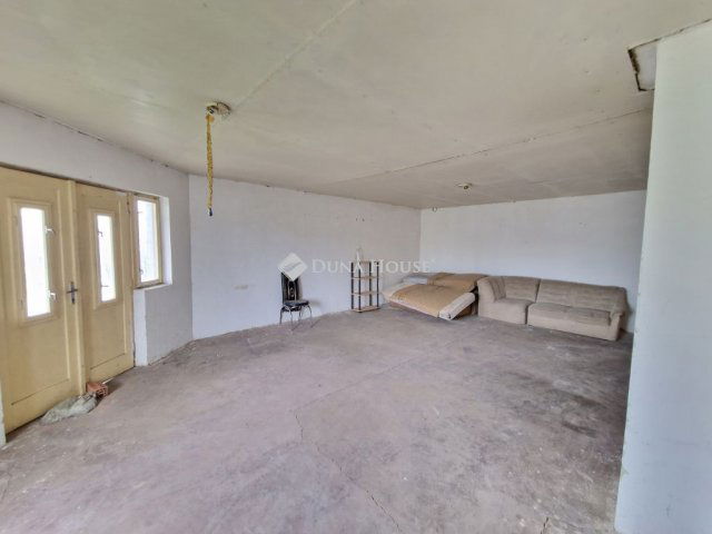 Eladó családi ház, Mezőkomáromban 10.5 M Ft, 1 szobás