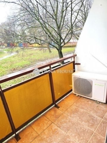 Eladó panellakás, Pécsett 46.9 M Ft, 3 szobás