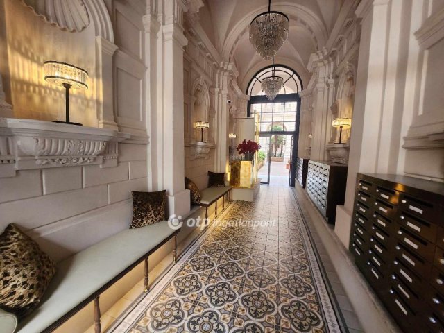 Eladó téglalakás, Budapesten, VI. kerületben 340 M Ft, 3 szobás