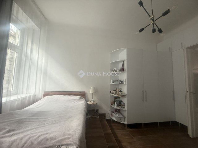 Eladó téglalakás, Budapesten, VII. kerületben 49.9 M Ft