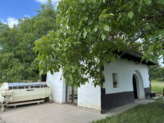 Eladó nyaraló, Tökön 48 M Ft, 1 szobás / költözzbe.hu