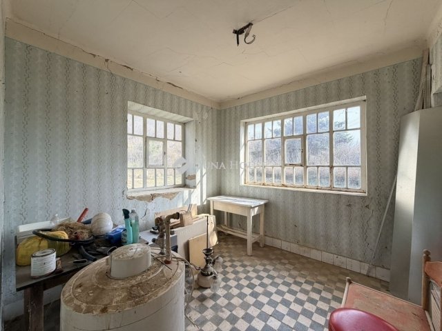 Eladó családi ház, Káván 31 M Ft, 4 szobás