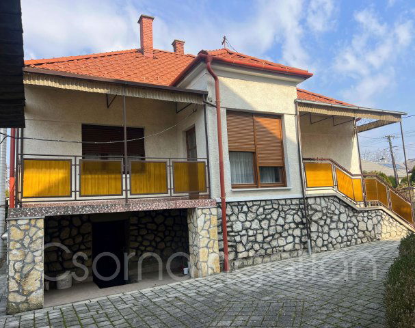 Eladó családi ház, Kapuváron 59.9 M Ft, 3 szobás