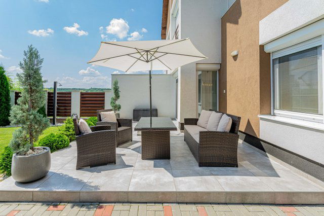 Eladó ikerház, Mogyoródon 184.8 M Ft, 5 szobás