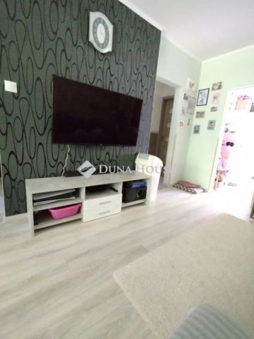 Eladó panellakás, Budapesten, XV. kerületben 76 M Ft, 4 szobás