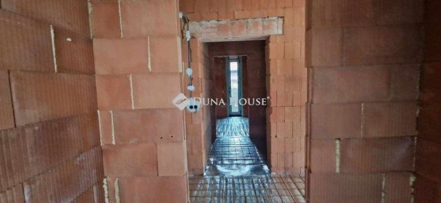 Eladó családi ház, Szegeden 233.88 M Ft, 5 szobás