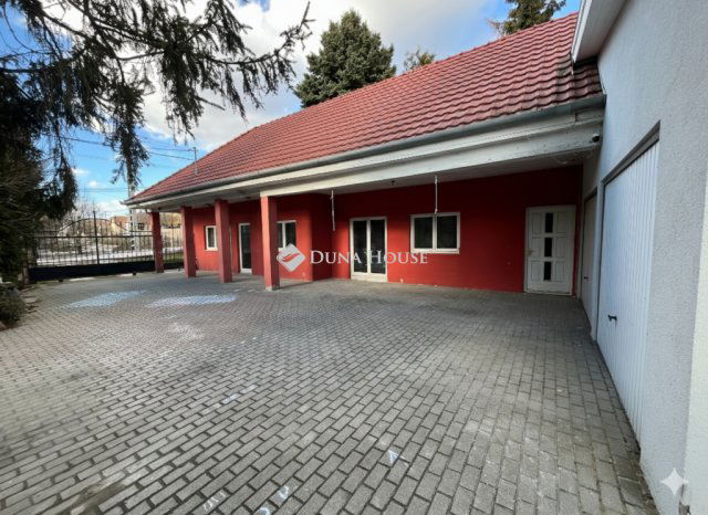 Eladó családi ház, Sóskúton 169.9 M Ft, 4 szobás