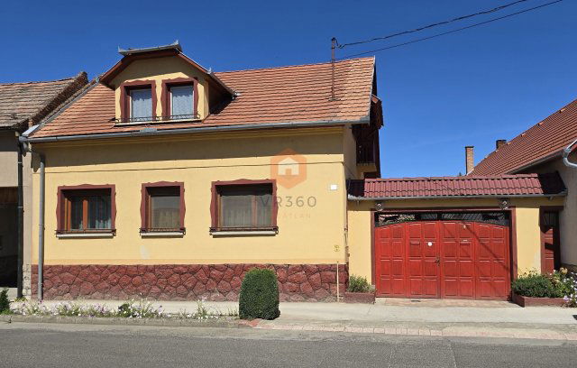 Eladó családi ház, Szászváron 84.9 M Ft, 9 szobás