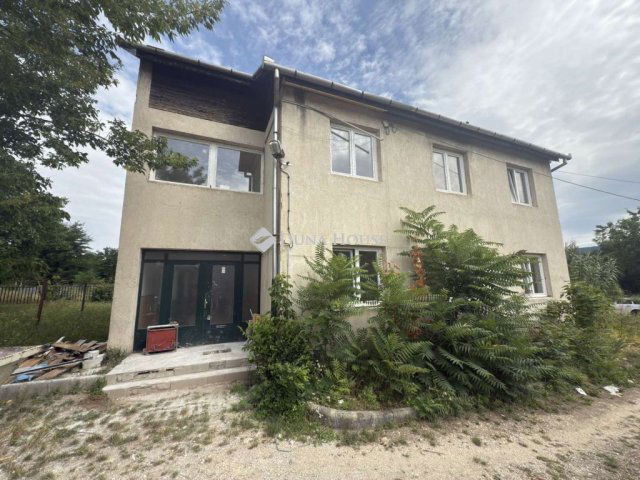 Eladó családi ház, Tatabányán, Puskin utcában 156.6 M Ft