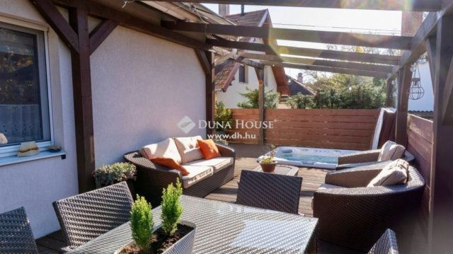 Eladó családi ház, Leányfaluban 179.9 M Ft, 5 szobás