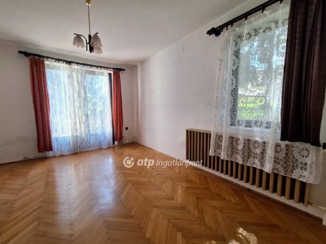 Eladó családi ház, Veszprémben 94 M Ft, 6 szobás