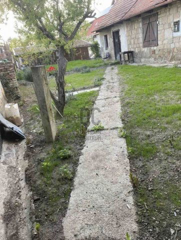 Eladó családi ház, Budakeszin 52.9 M Ft, 1 szobás