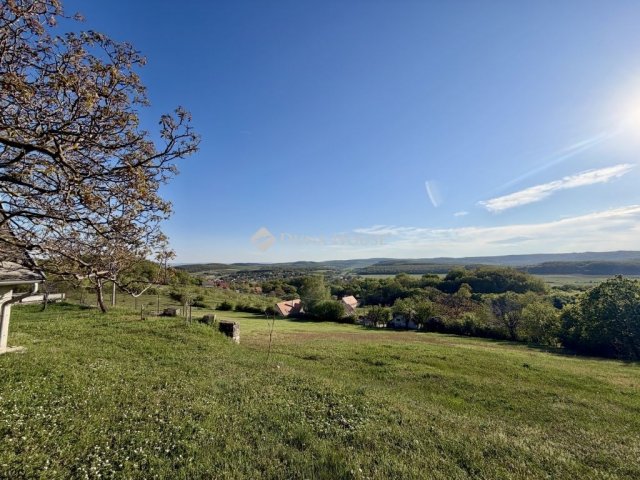 Eladó nyaraló, Balatonszőlősön 99 M Ft, 2 szobás